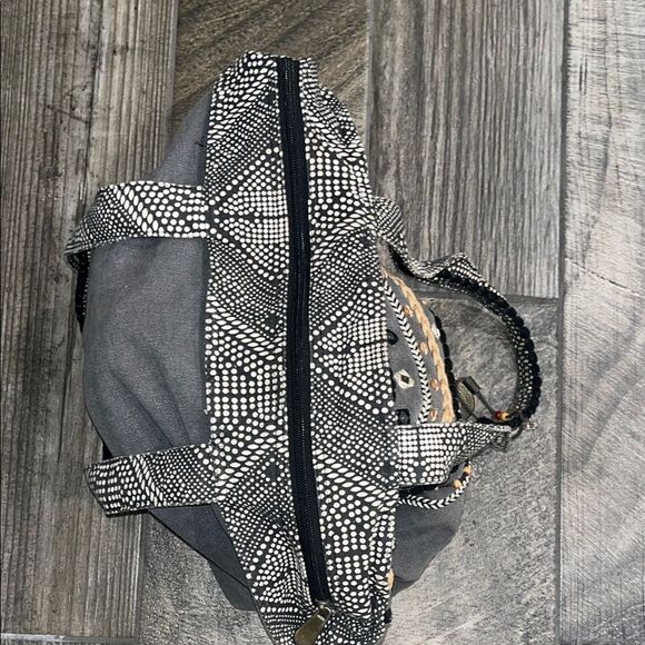 Catori Elegant boho Black and Tan Tote with Eye-Catching Design - Picture 4 of 4